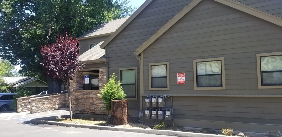 More Photos Of 621-627 13th St, Modesto Office For Lease