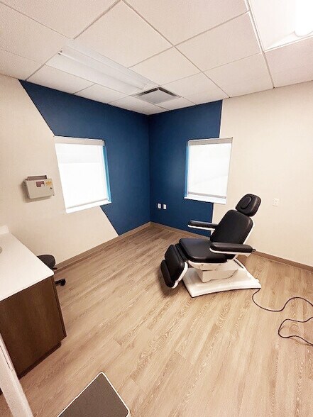 More Photos Of 460 Malabar Rd SE, Palm Bay Office For Sale