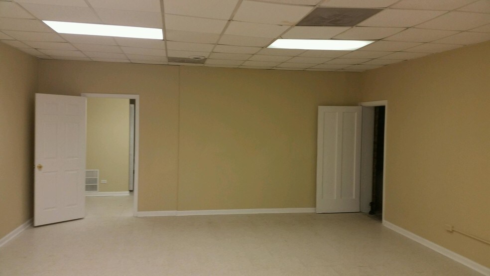 More Photos Of 1741-1745 E 71st St, Chicago Apartments For Lease
