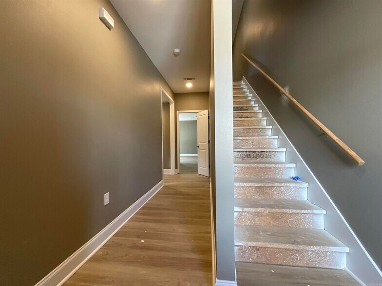 More Photos Of 405 & 407 E Center Street, Jacksonville Specialty For Sale