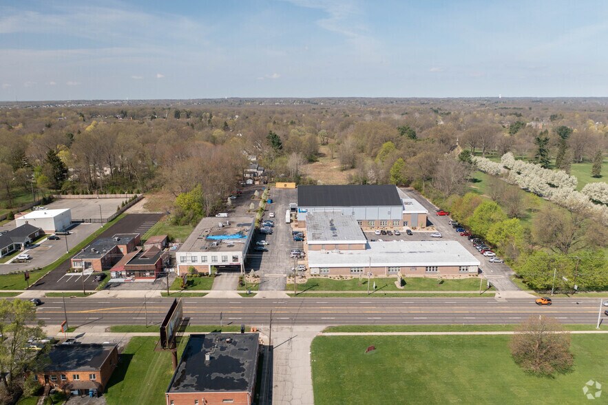 More Photos Of 5600 Market St, Youngstown Office Residential For Sale