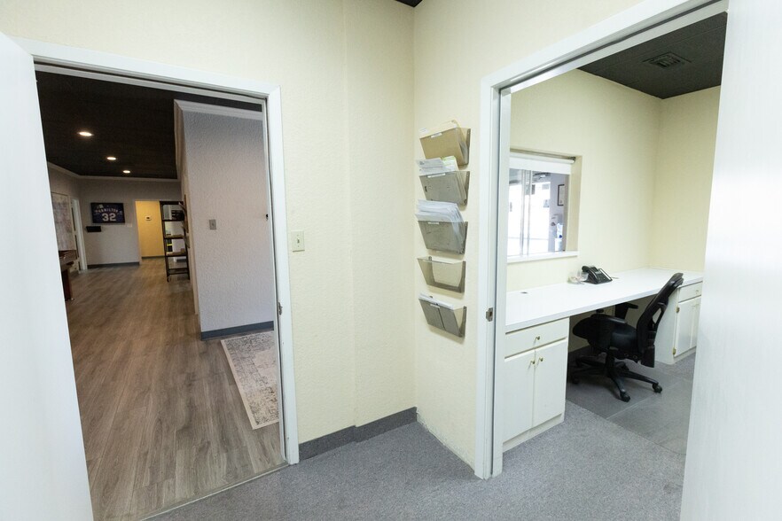 More Photos Of 706 Springdale Rd, Bedford Office For Sale