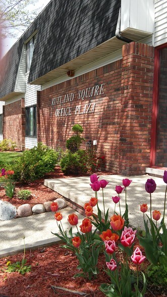 More Photos Of 17200 W 10 Mile Rd, Southfield Office For Lease