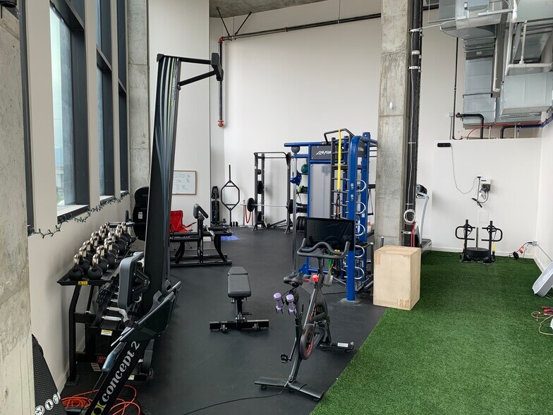 More Photos Of 3303 N Mississippi Ave, Portland Office For Lease