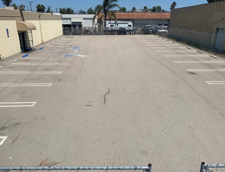 More Photos Of 1258 Saviers Rd, Oxnard Freestanding For Lease