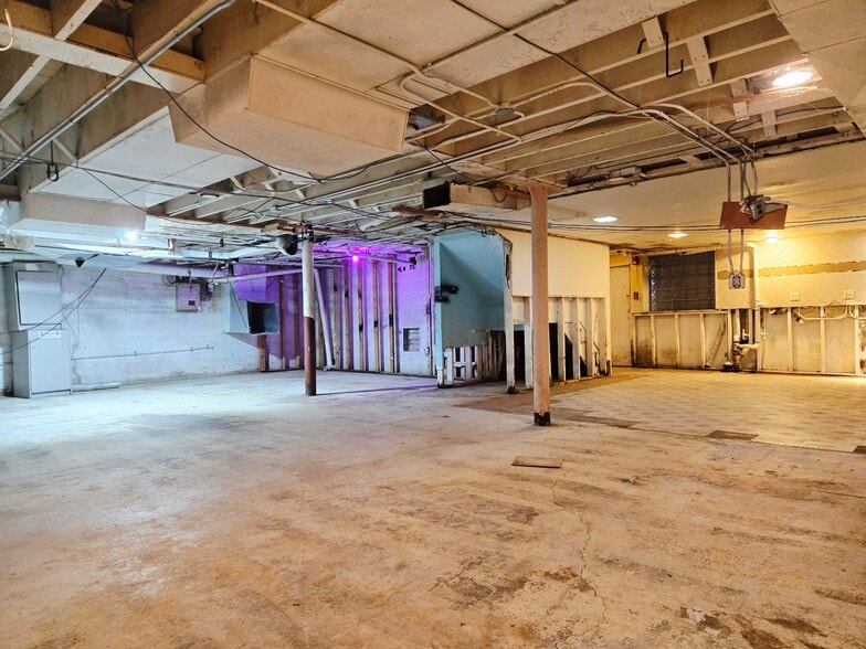 More Photos Of 220 E Galena Blvd, Aurora Storefront For Sale