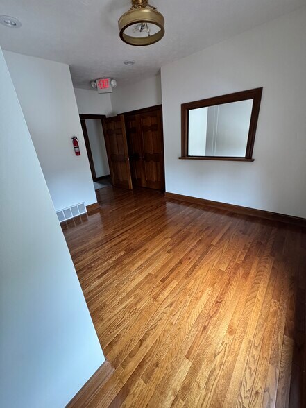 More Photos Of 109 Chase Dr, Hurricane Office For Lease