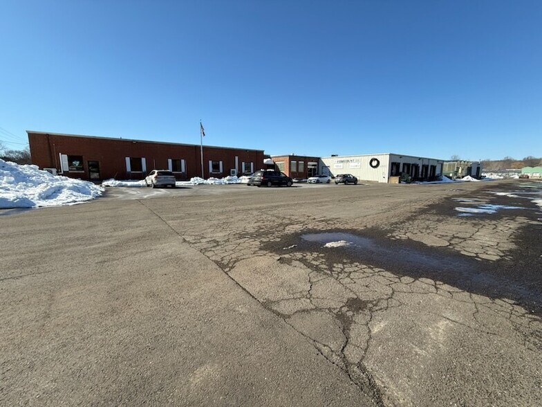 Primary Photo Of 30 New Ln, Cromwell Distribution For Sale