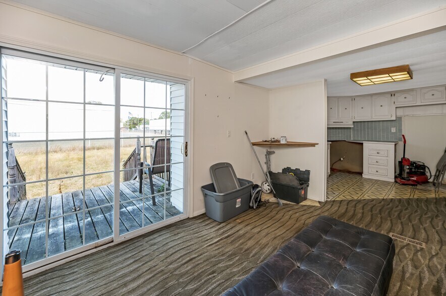 More Photos Of 3905 32nd St, Port Huron Truck Terminal For Sale