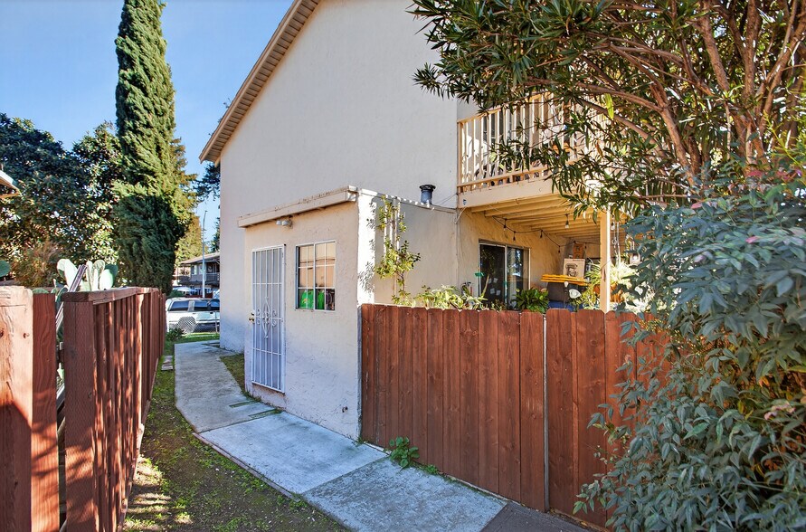 More Photos Of 5653 Via Monte Dr, San Jose Apartments For Sale