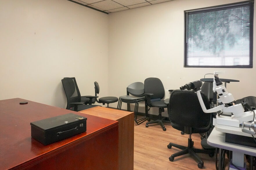 More Photos Of 11559 Leopard St, Corpus Christi Medical For Lease