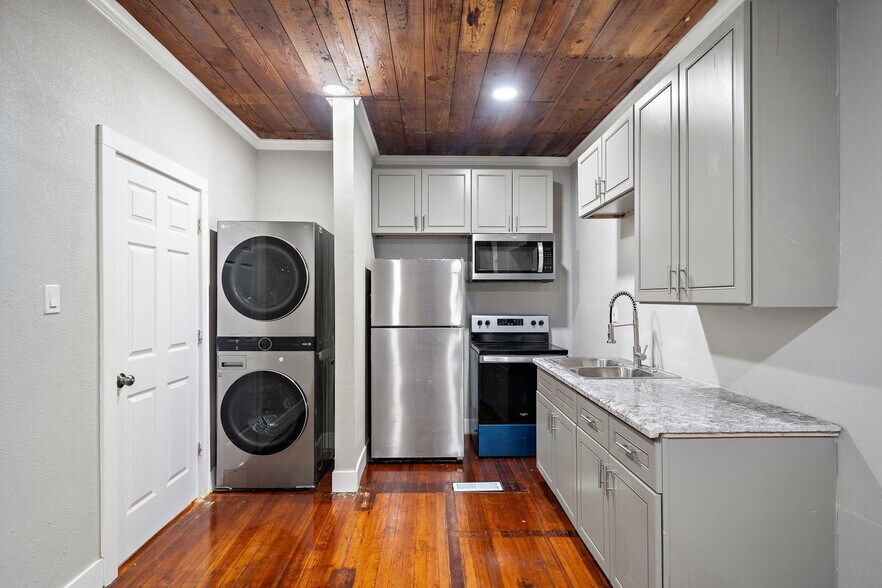 More Photos Of 2115 Broadway St, Galveston Apartments For Sale