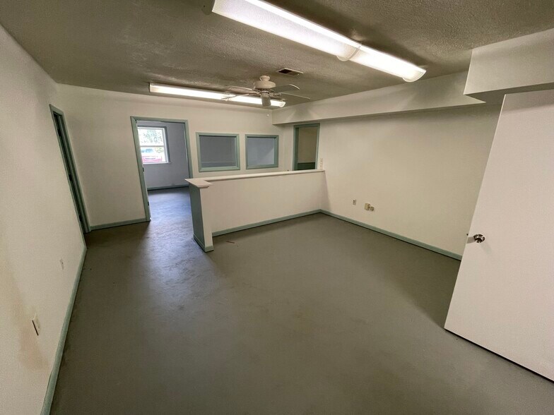 More Photos Of 6190 N Riverview Dr, Kalamazoo Warehouse For Sale