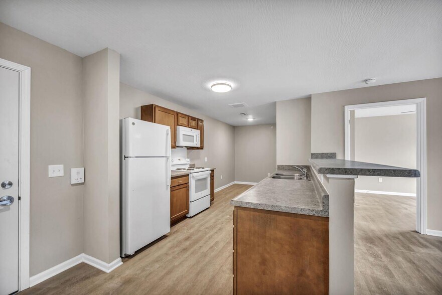 More Photos Of 6500 Powers Blvd, Parma Apartments For Lease