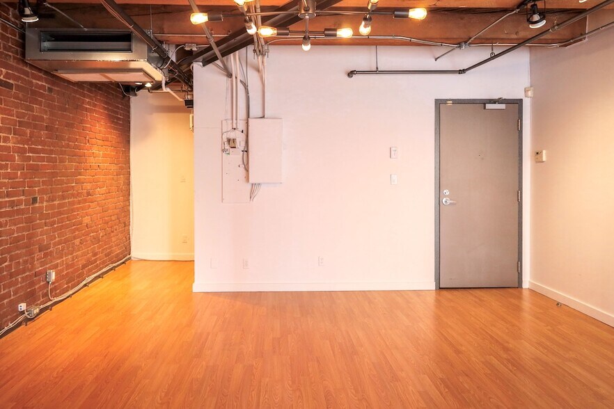 More Photos Of 1228 Hamilton St, Vancouver Office For Sale