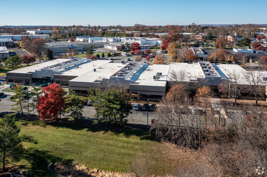 More Photos Of 1 Ethel Rd, Edison Office For Sale