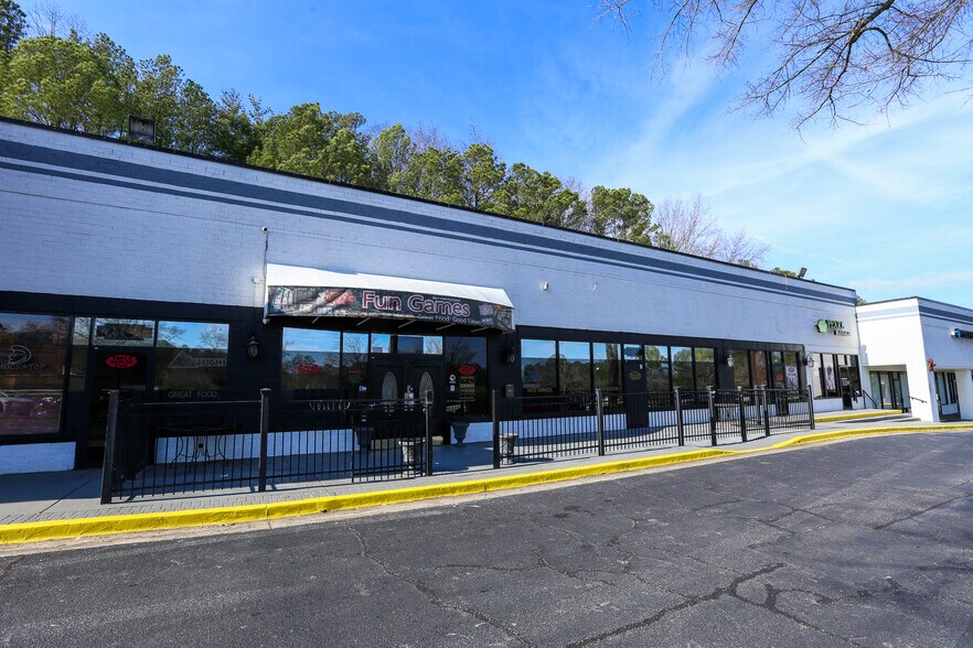 More Photos Of 8610 Roswell Rd, Atlanta Unknown For Lease