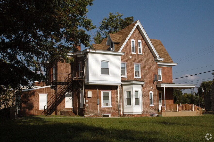 More Photos Of 304 E 9th St, Chester Apartments For Sale