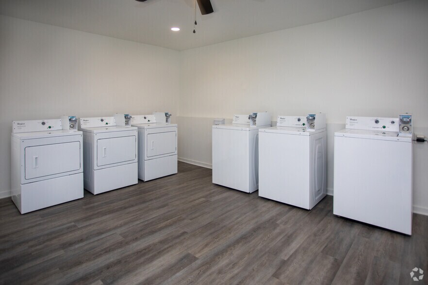 More Photos Of 545740 US Highway 1, Callahan Apartments For Sale