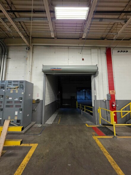 More Photos Of 1635 Coining Dr, Toledo Manufacturing For Sale