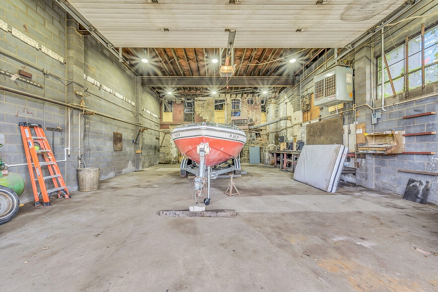 More Photos Of 515 Wyoming Ave, Scranton Flex For Sale