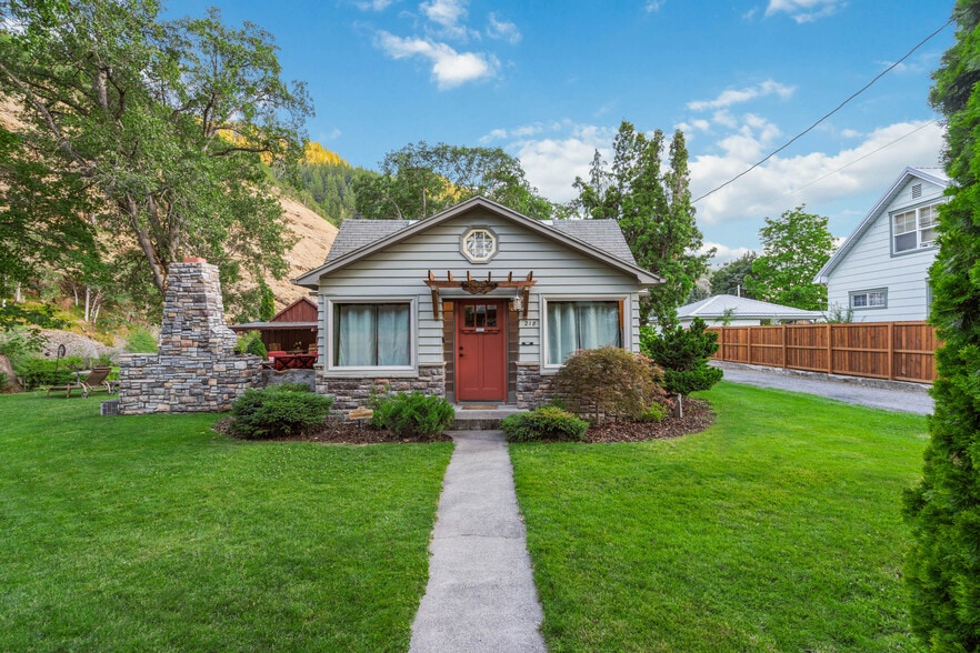 More Photos Of 218 2nd St, Klickitat Hotel For Sale