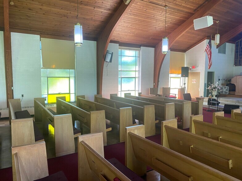 More Photos Of 12065 W Outer Dr, Detroit Religious Facility For Lease