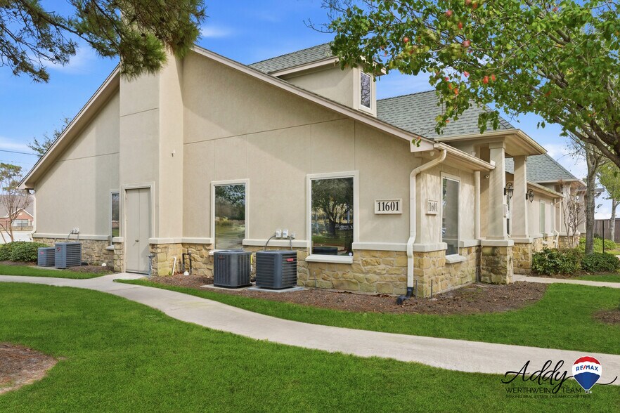 More Photos Of 11601 Spring Cypress Rd, Tomball Medical For Sale