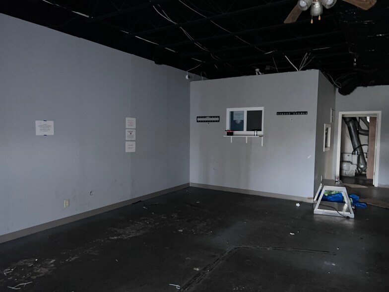 More Photos Of 1058-1068 Country Club Rd, Columbus General Retail For Sale