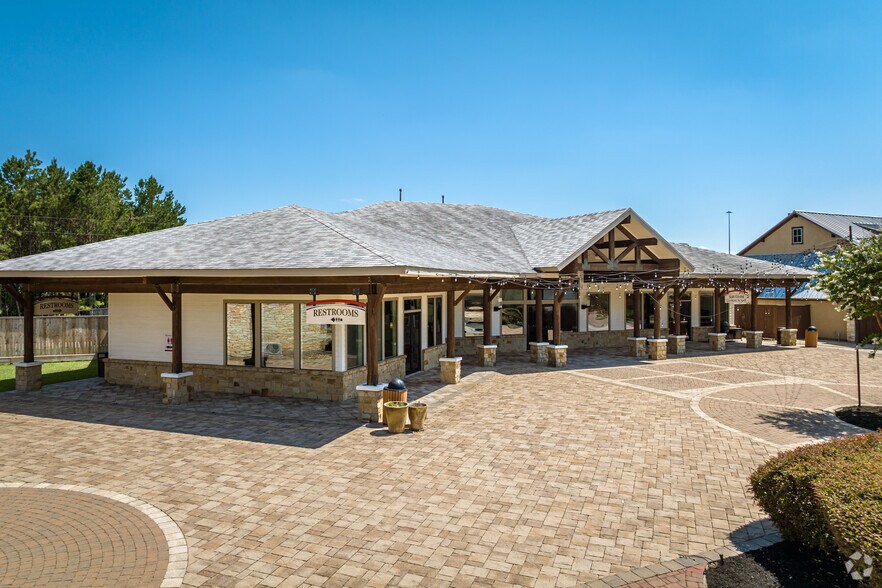 More Photos Of 18750 Interstate 45, Spring Unknown For Lease