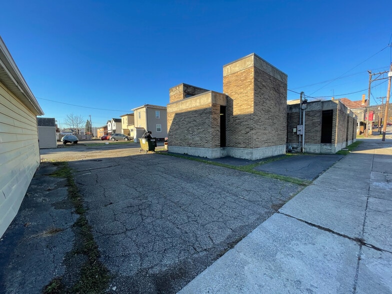 More Photos Of 1126 6th Ave, Beaver Falls Office For Lease