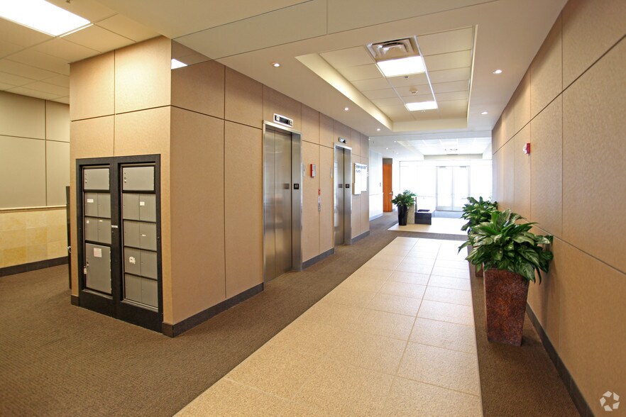 More Photos Of 1101 W River Pky, Minneapolis Office For Lease
