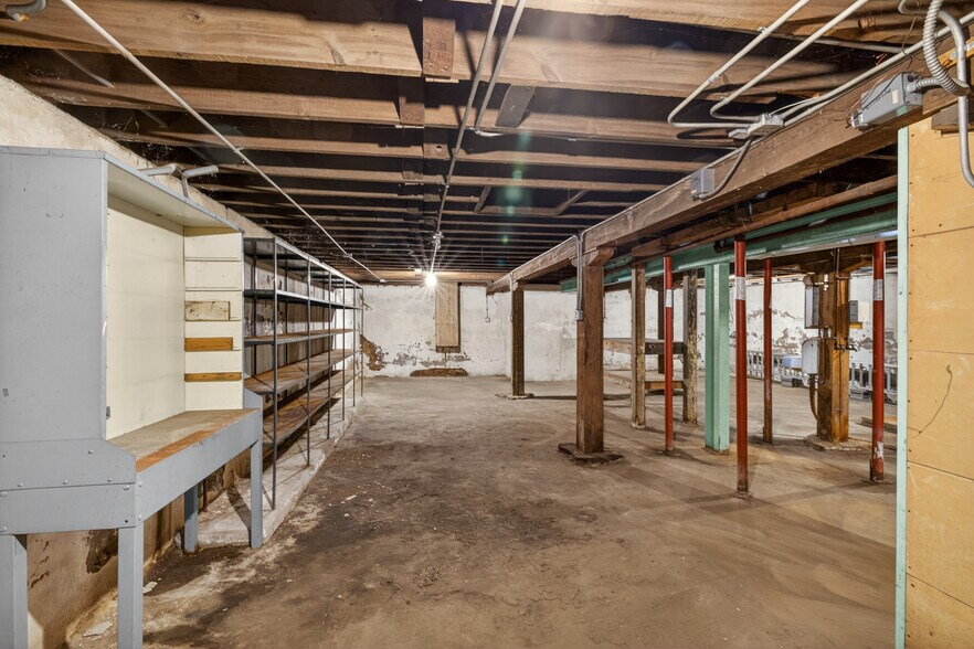 More Photos Of S101 S Main St, Nelson General Retail For Sale
