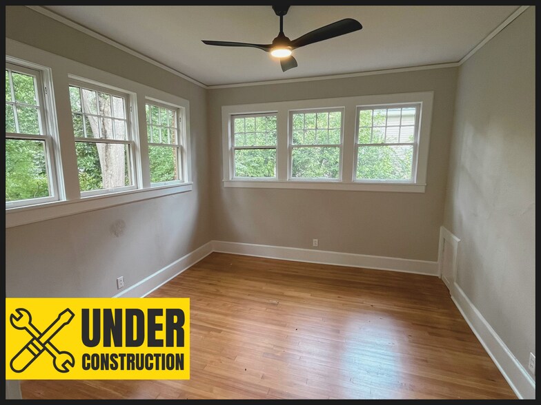 More Photos Of 406 S Lewis St, Lagrange Office For Lease