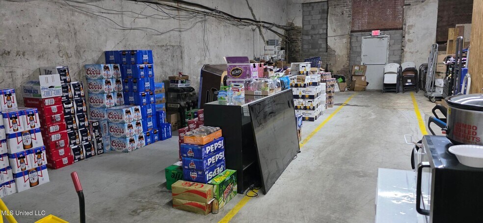 More Photos Of 601b S Railroad Blvd, Mccomb General Retail For Sale