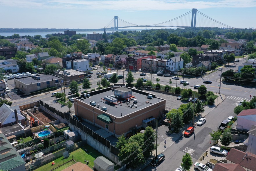 570 Tompkins Ave, Staten Island, NY 10305 Drugstore For Sale