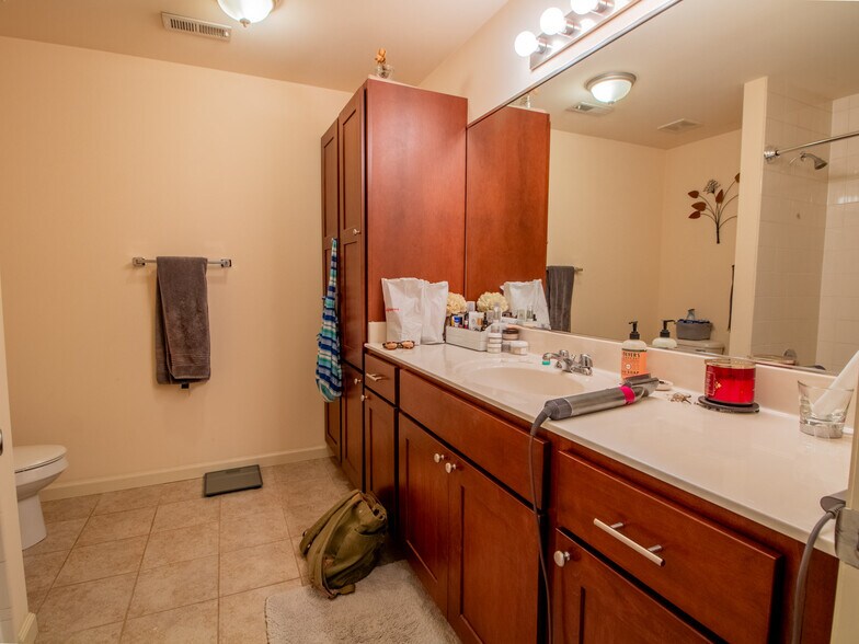 More Photos Of 1001-1005 Ann Ave, Saint Louis Apartments For Sale