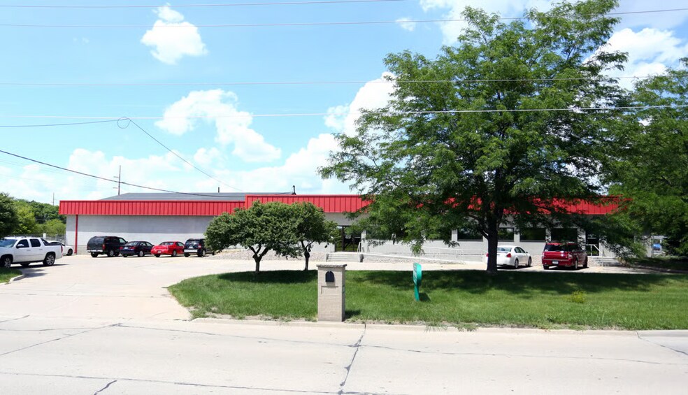 Primary Photo Of 1014 SE Lorenz Dr, Ankeny Office For Lease