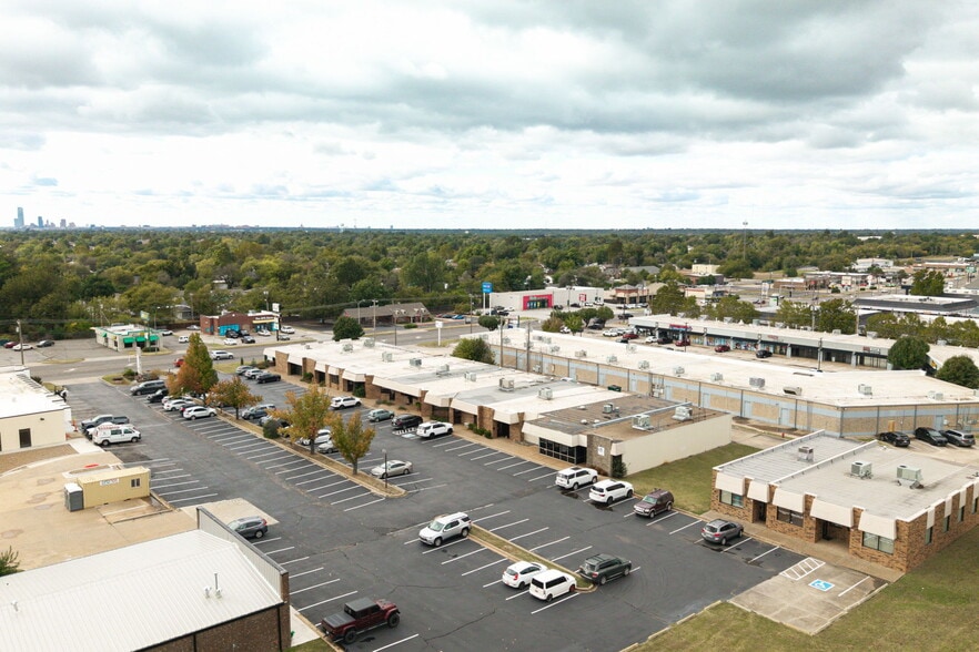 More Photos Of 1212 S Air Depot Blvd, Oklahoma City Office For Sale