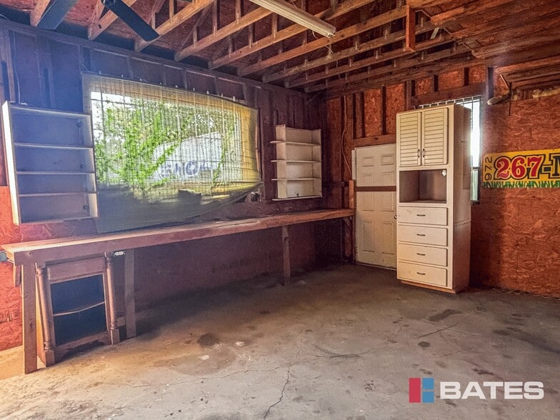 More Photos Of 7712 Ronnie Dr, Dallas Warehouse For Sale