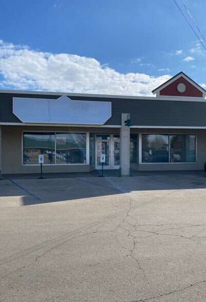 More Photos Of 1521-1611 Losey Blvd S, La Crosse Freestanding For Lease