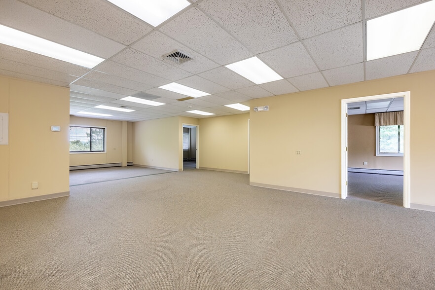 More Photos Of 9 Old Sugar Hollow Rd, Danbury Office For Sale