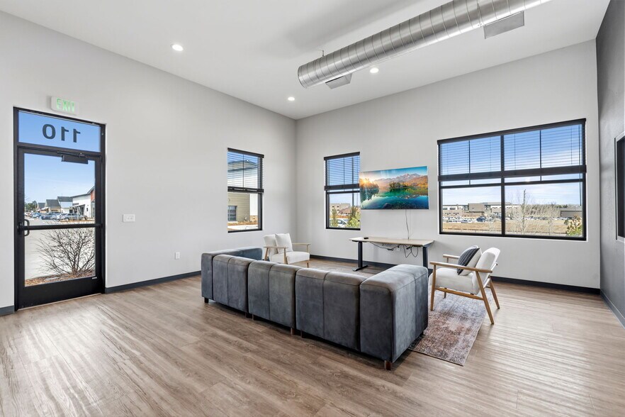 More Photos Of 1918 Jessup Dr, Fort Collins Flex For Lease