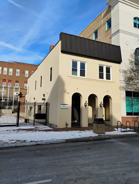 Primary Photo Of 9 Court Sq, Harrisonburg Office For Lease