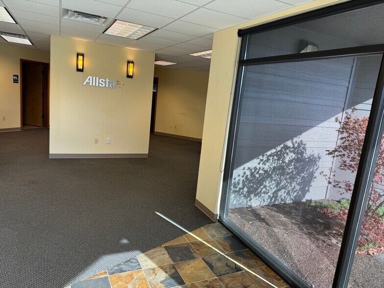 More Photos Of 130 S 15th St, Mount Vernon Medical For Lease