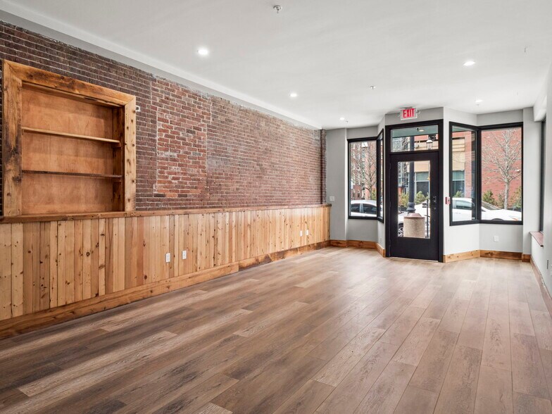 Primary Photo Of 138-140 Middlesex St, Lowell Storefront Retail Office For Lease