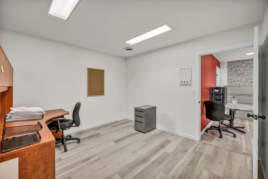 More Photos Of 1824 E Broad St, Columbus Office Residential For Lease