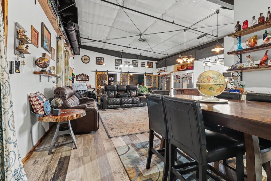 More Photos Of 545 N 1st St, Geneva Warehouse For Sale