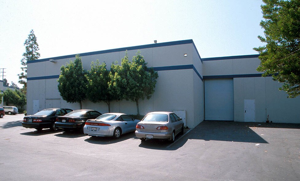 More Photos Of 217-221 Star of India Ln, Carson Warehouse For Lease