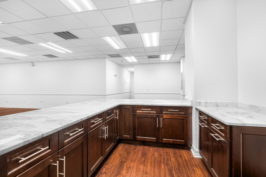 More Photos Of 8991 Daniels Center Dr, Fort Myers Medical For Sale